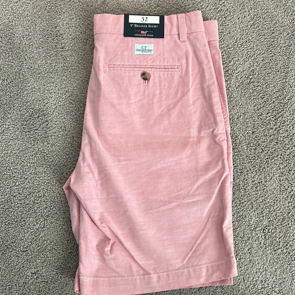 Men’s vineyard vines size 32” pink color